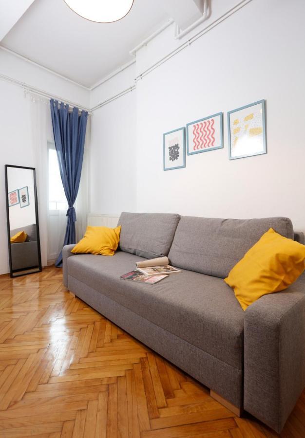 Lovely Apartment With 2 Bedrooms Bucarest Esterno foto