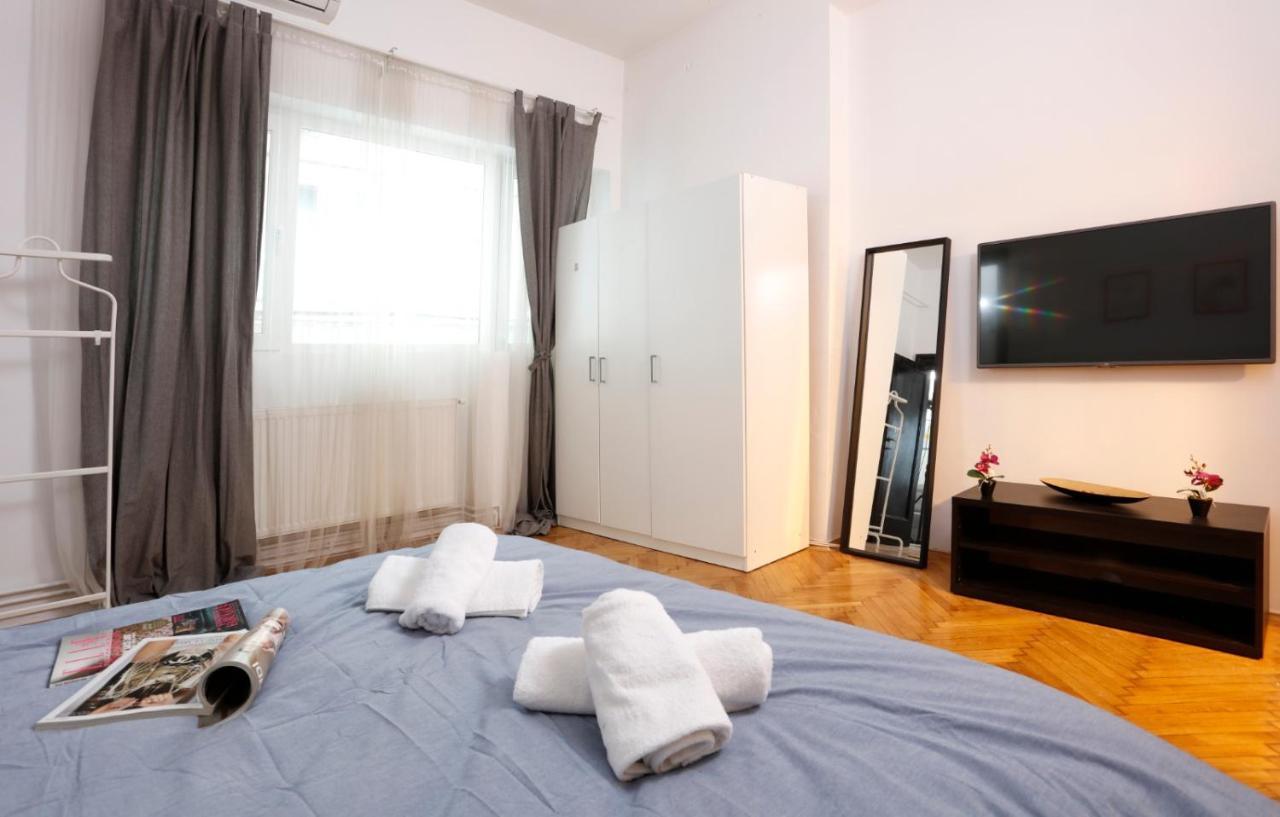 Lovely Apartment With 2 Bedrooms Bucarest Esterno foto