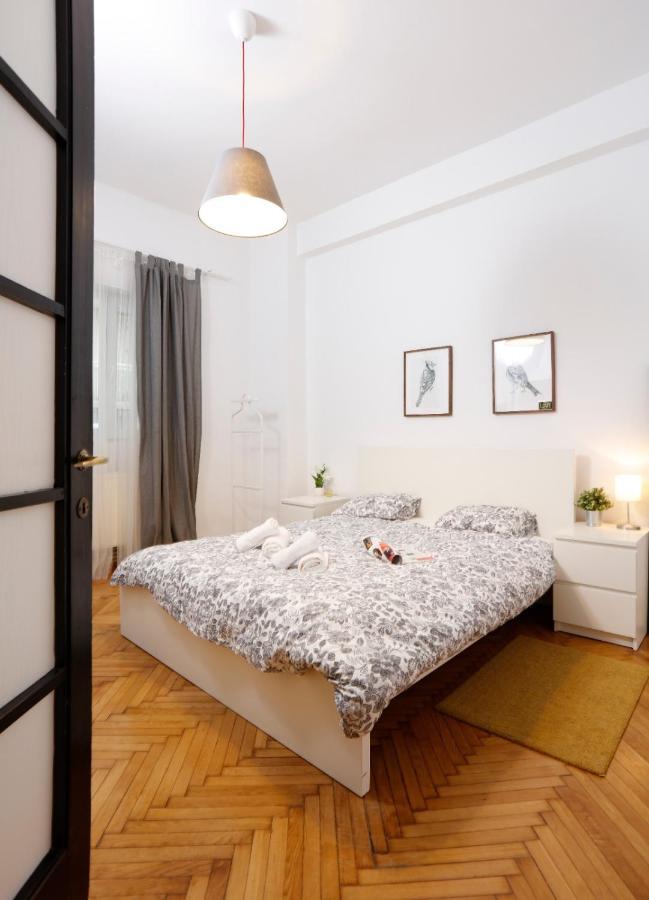 Lovely Apartment With 2 Bedrooms Bucarest Esterno foto